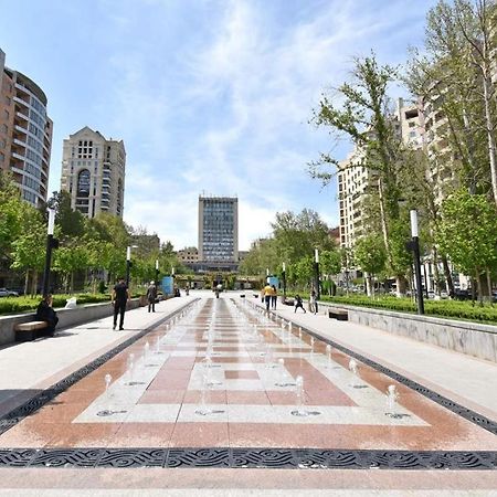 Apartamento 74/3New Building In The Center Of The Capital Ereván Exterior foto
