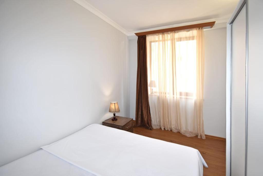 Apartamento 74/3New Building In The Center Of The Capital Ereván Exterior foto