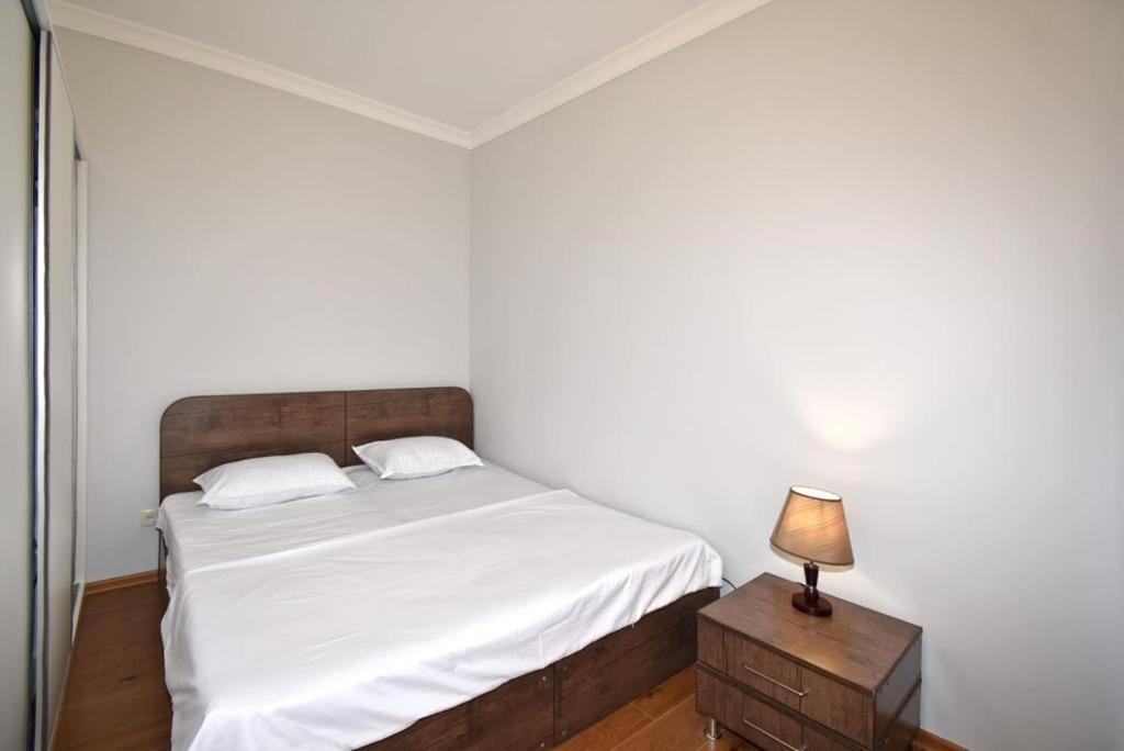 Apartamento 74/3New Building In The Center Of The Capital Ereván Exterior foto